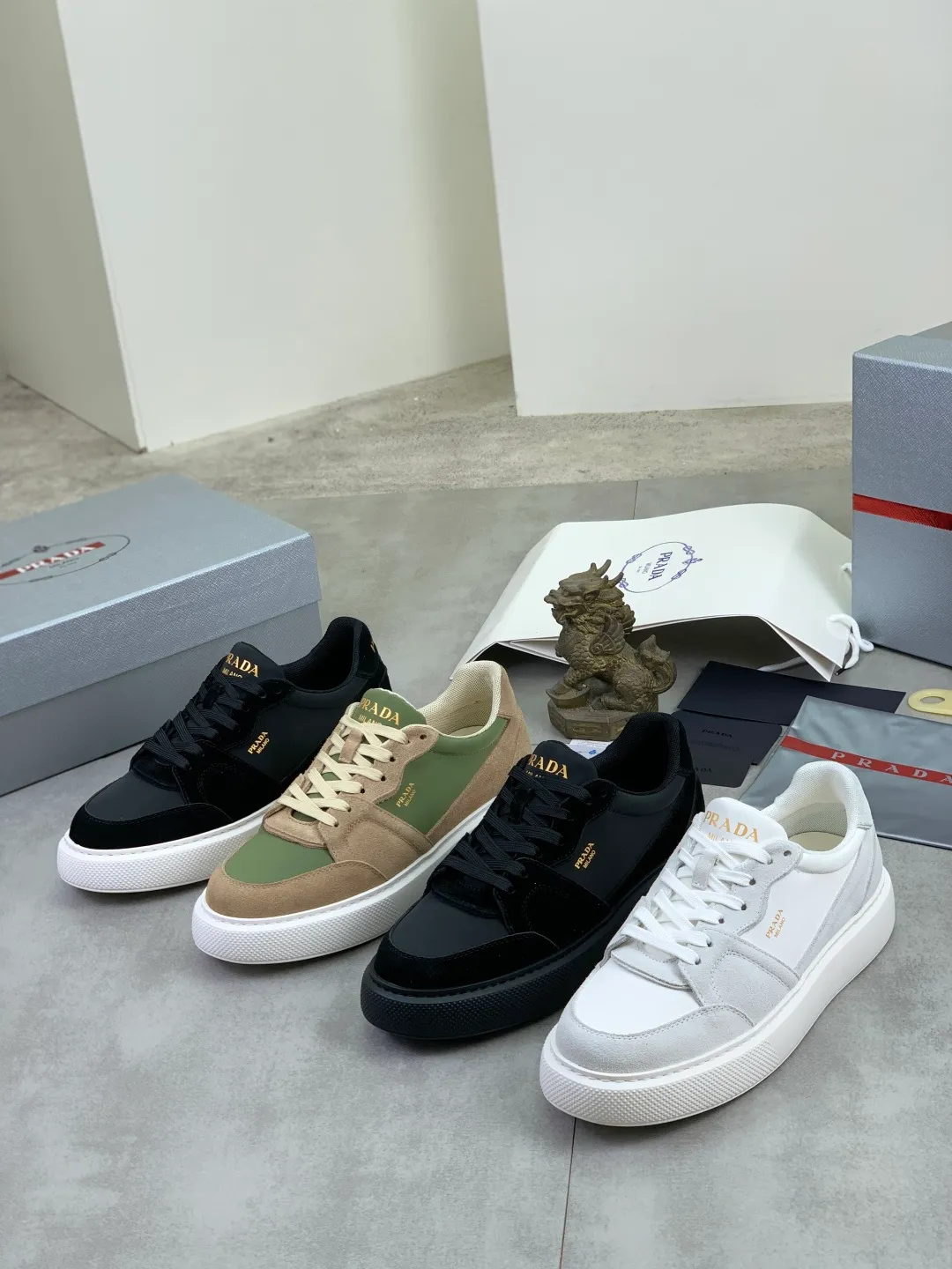Men's men's shoes P560 💰【New style】Top quality, new popular models on the official website, which will never go out of style for a century, 🆘 The trendy brand (Prada) mainly promotes popular models, avant-garde and versatile fashionable men's shoes, privately molded, with cowhide splicing and 1:1 oil edge treatment... fashionable and simple, original imported cowhide with python skin, cowhide leather lining for feet; the atmosphere and personality are more fashionable, eye-catching and pursuing class. It will subvert the old idea and be a must-have for fashionistas who want to spend time with you! Must keep it! High-end comfortable and low-cost, high-end quality workmanship. Size: 38-45 4️⃣ colors available. full package